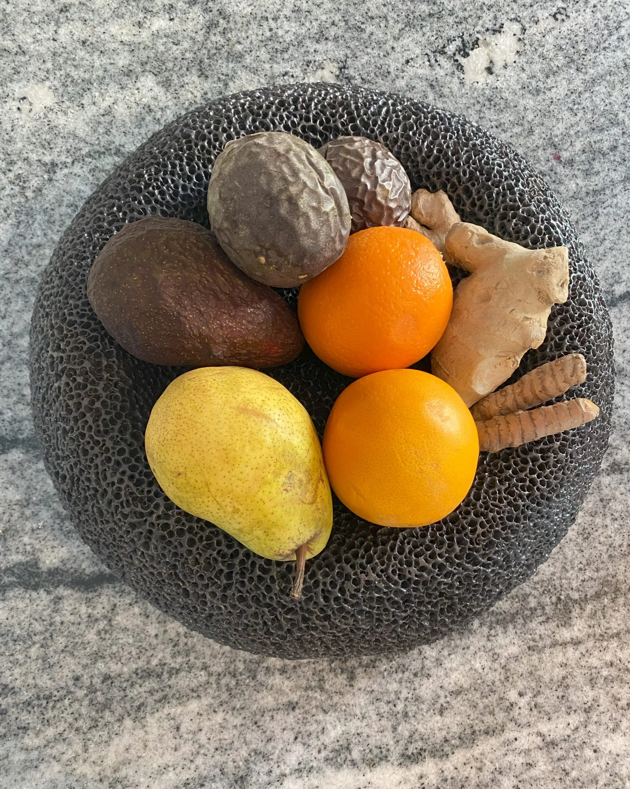 Oryginalna duża czarna misa na owoce handmade Black Organic Hikra - obrazek 2